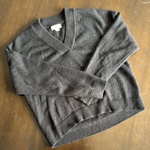 Treasure & Bond Gray V-Neck Sweater Classic Knit